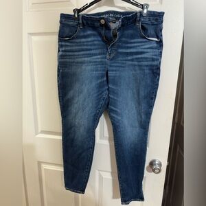 American Eagle size 18 Regular